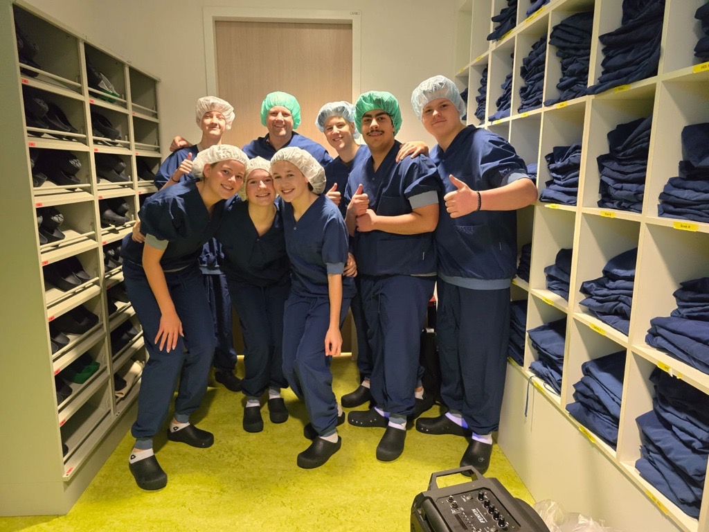 Leerlingen zetten medewerkers Bernhoven in het zonnetje tijdens ‘Bernhoven’s Winterweek’