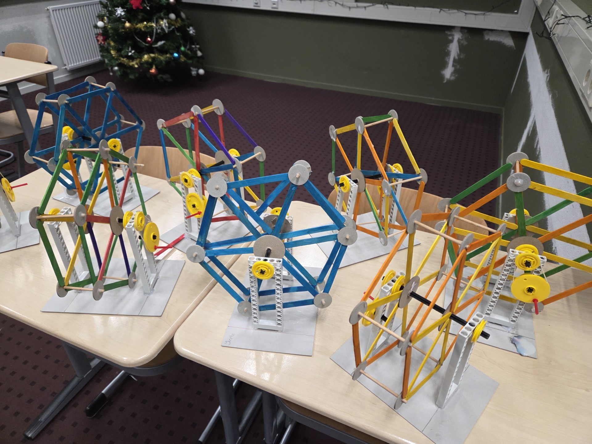 Leerlingen praktijkonderwijs aan de slag met techniekkisten