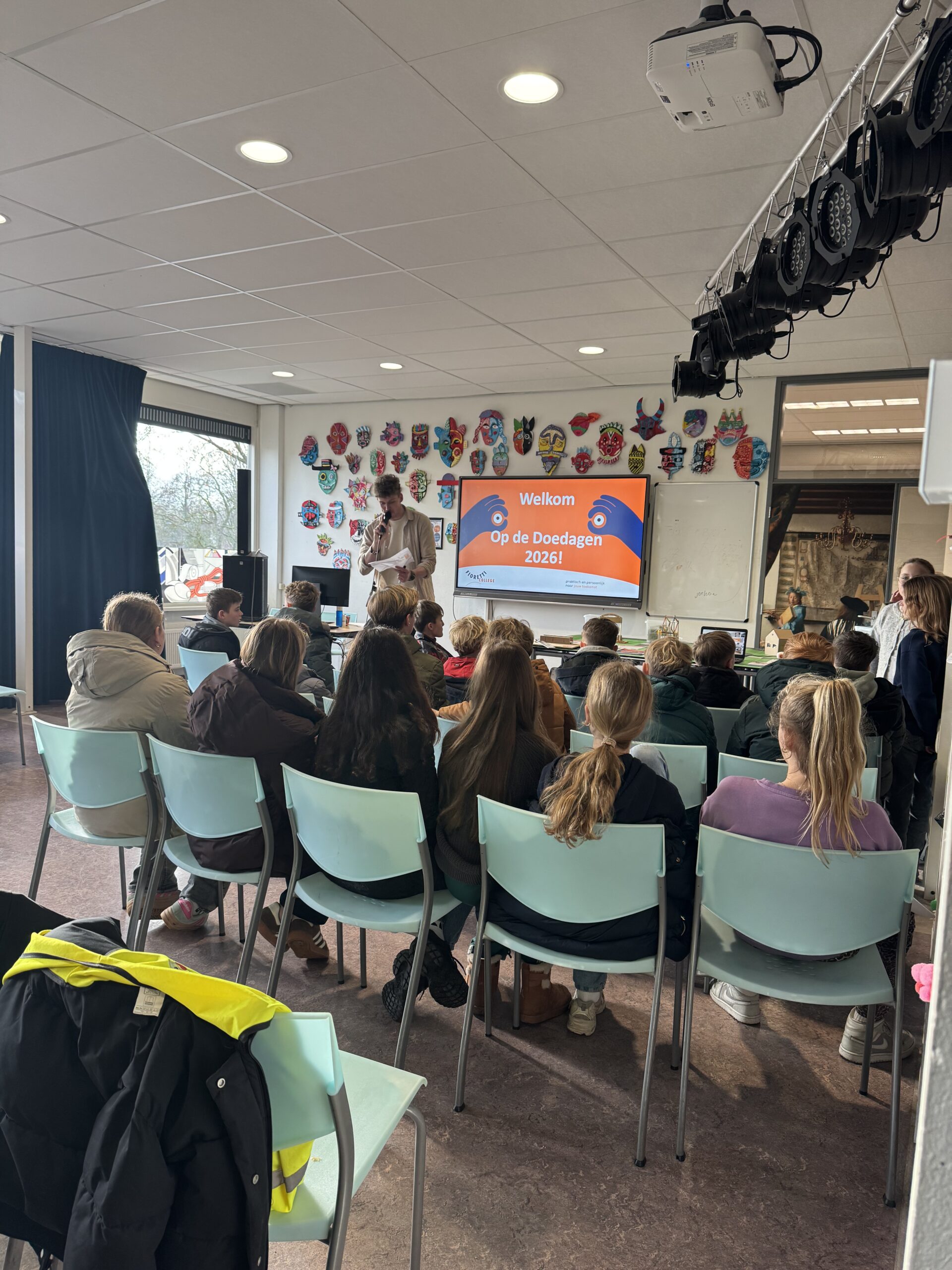 Groep 8-leerlingen beleven het Fioretti College tijdens de Doedagen