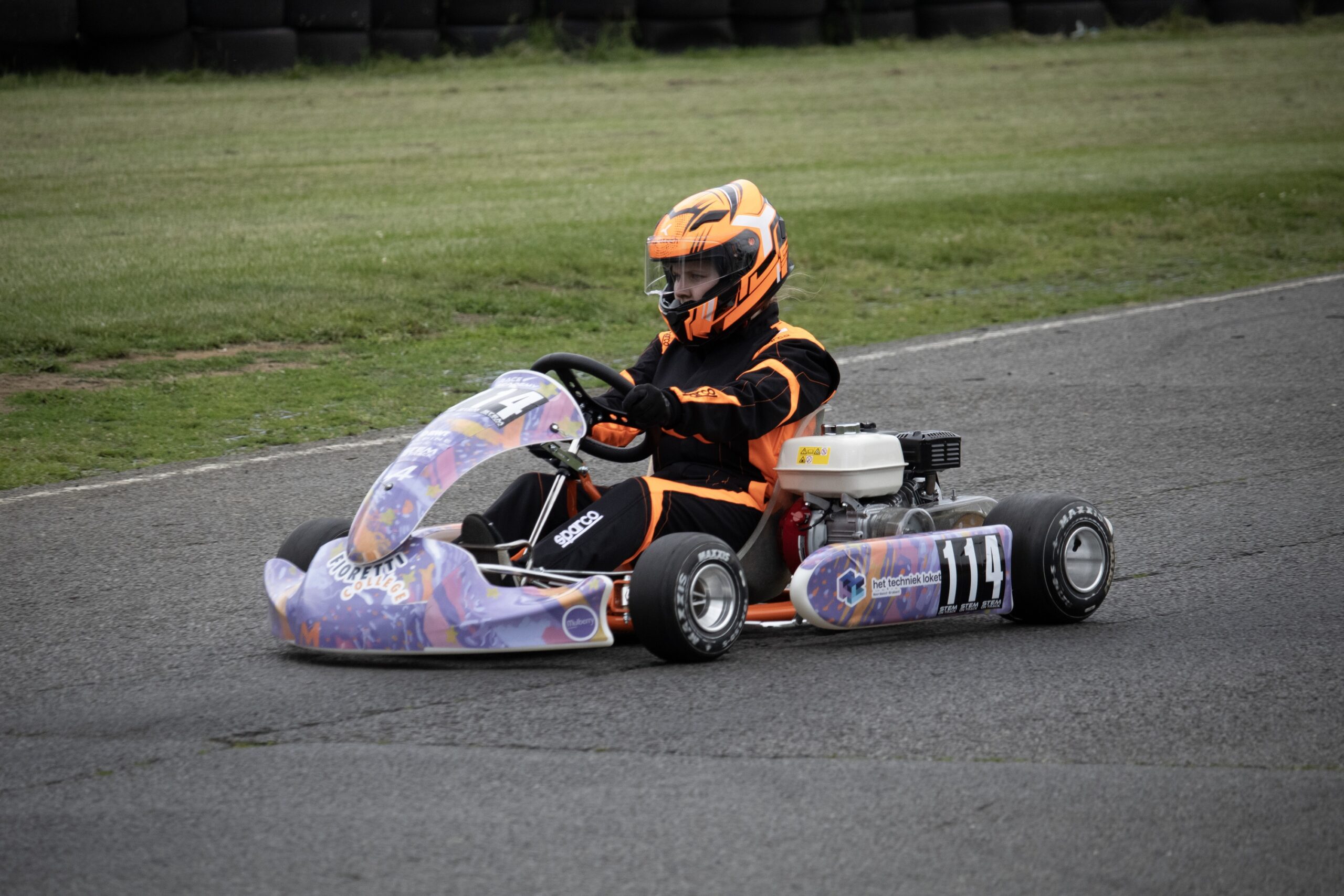 Internationale kartrace met eigen gebouwde karts
